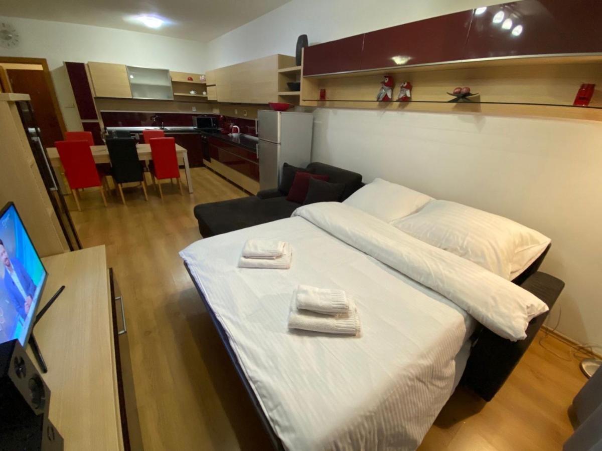 Apartman Velka Lomnica B8 Apartment Exterior photo